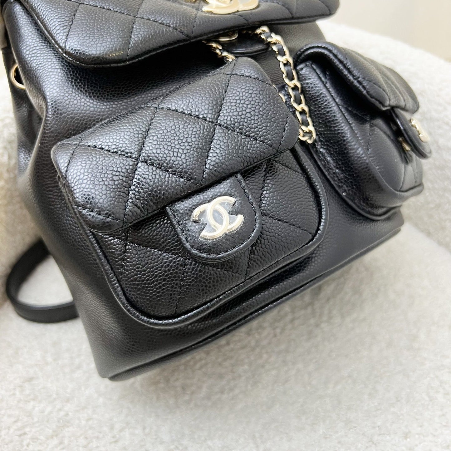 GLM-Medium Triple Backpack in 25P Black Caviar and LGHW (Model: AS3860)
