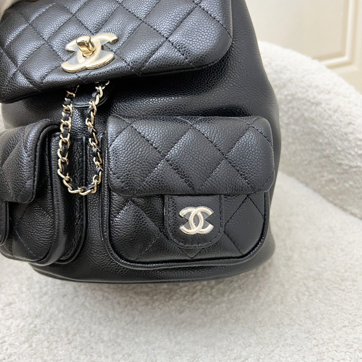 GLM-Medium Triple Backpack in 25P Black Caviar and LGHW (Model: AS3860)