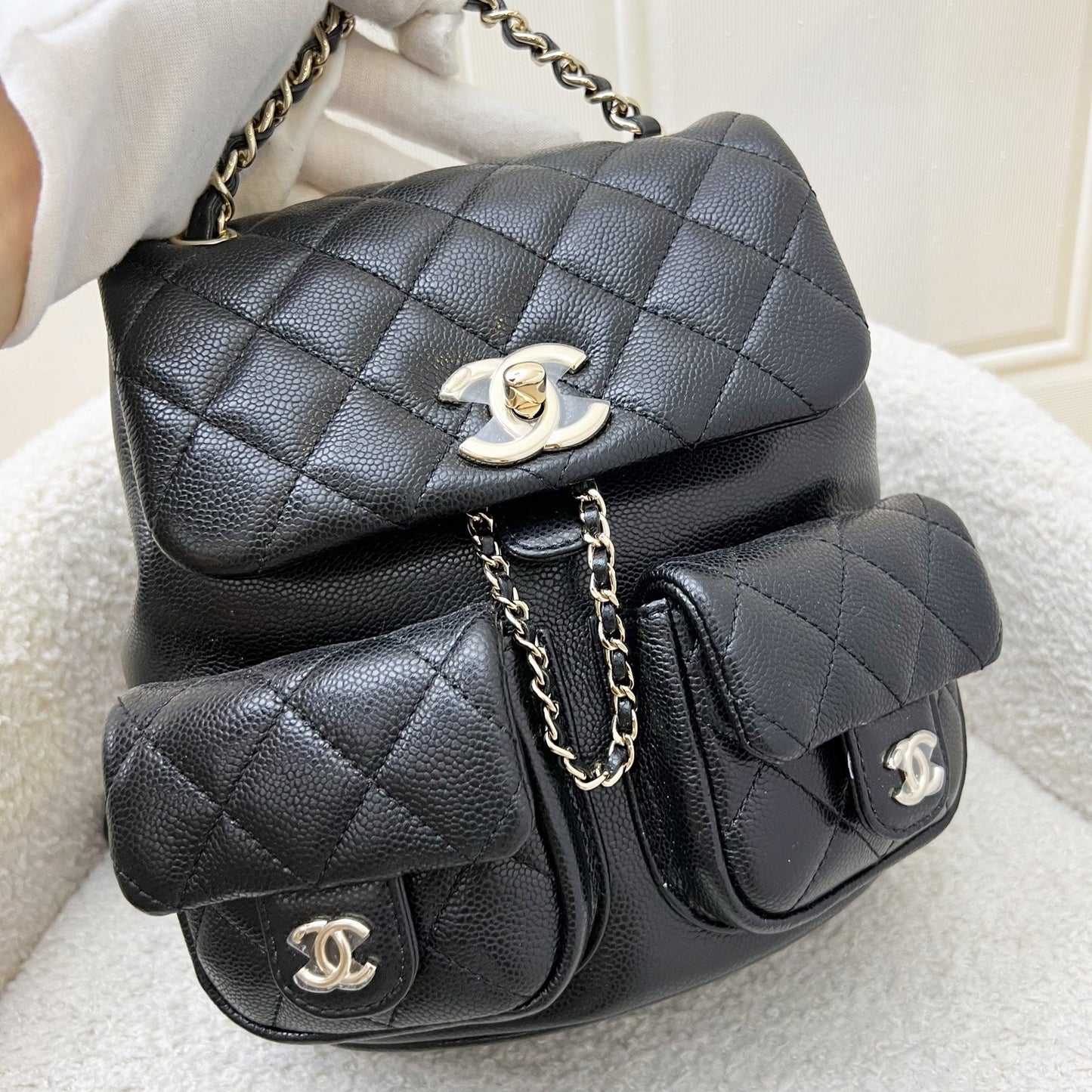 GLM-Medium Triple Backpack in 25P Black Caviar and LGHW (Model: AS3860)