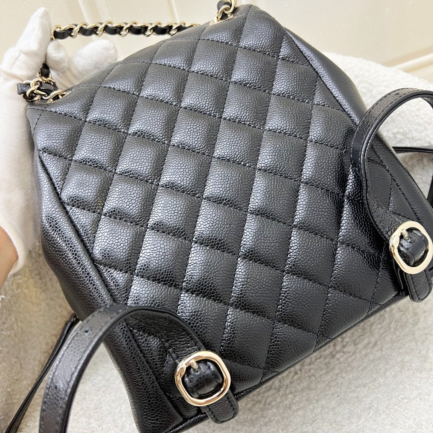 GLM-Medium Triple Backpack in 25P Black Caviar and LGHW (Model: AS3860)