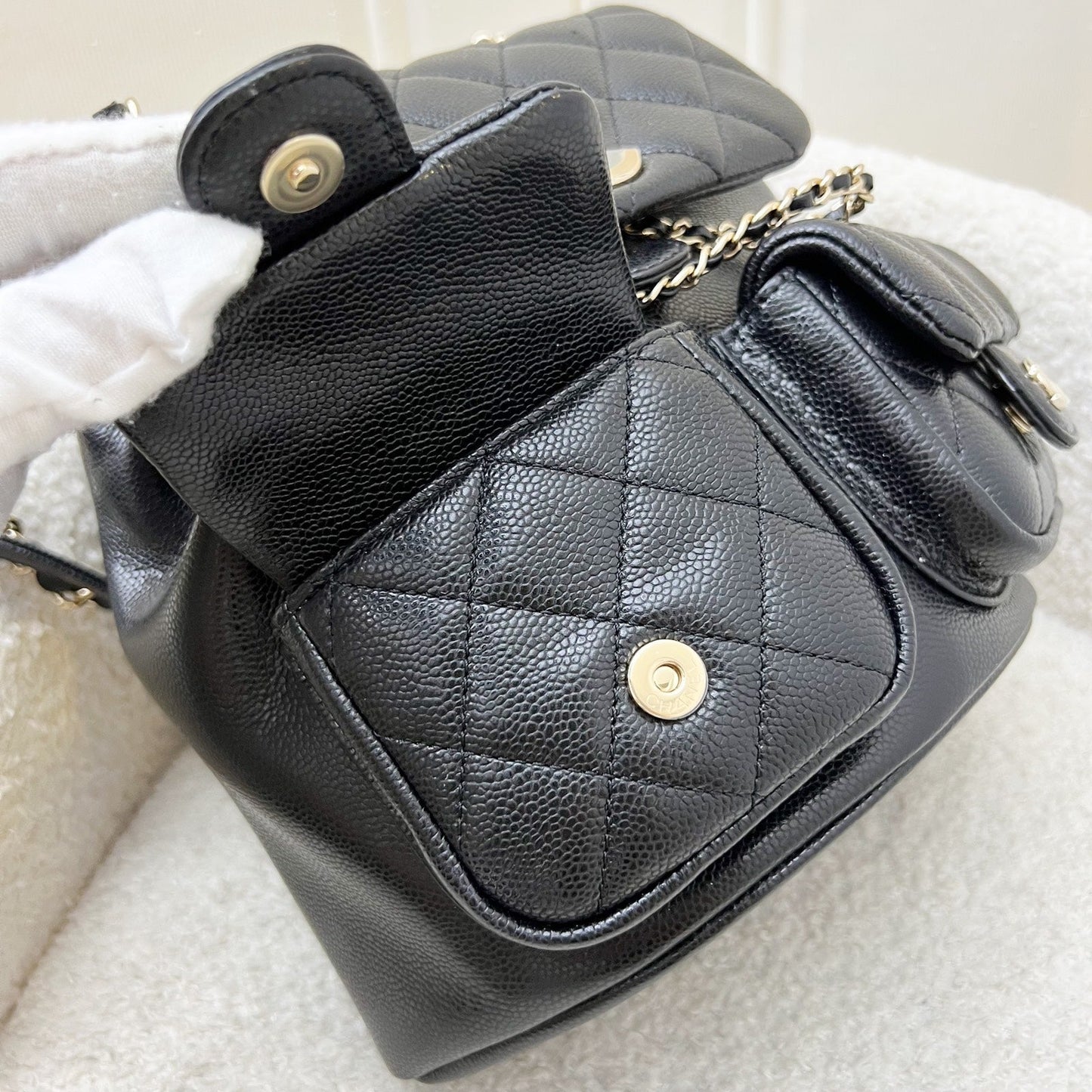 GLM-Medium Triple Backpack in 25P Black Caviar and LGHW (Model: AS3860)