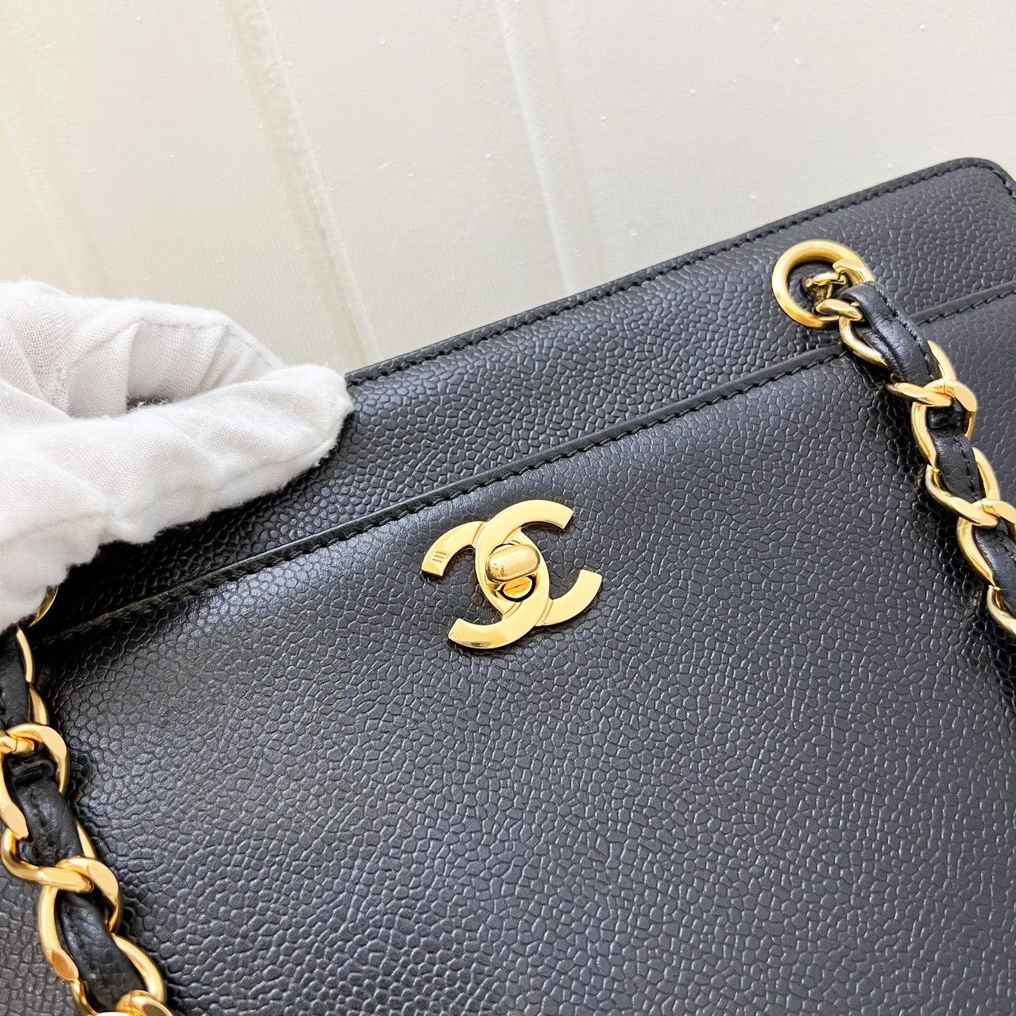 GLM- Tote Bag with GLM- Turnlock in Black Caviar and 24K Gold Plated HW