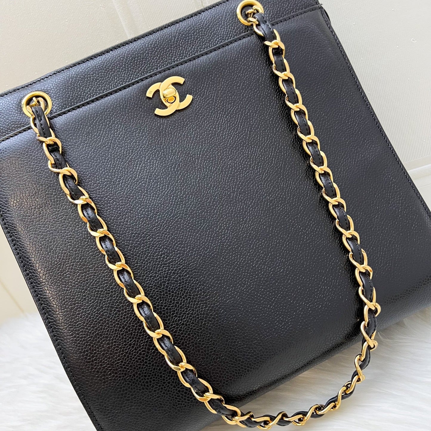 GLM- Tote Bag with GLM- Turnlock in Black Caviar and 24K Gold Plated HW