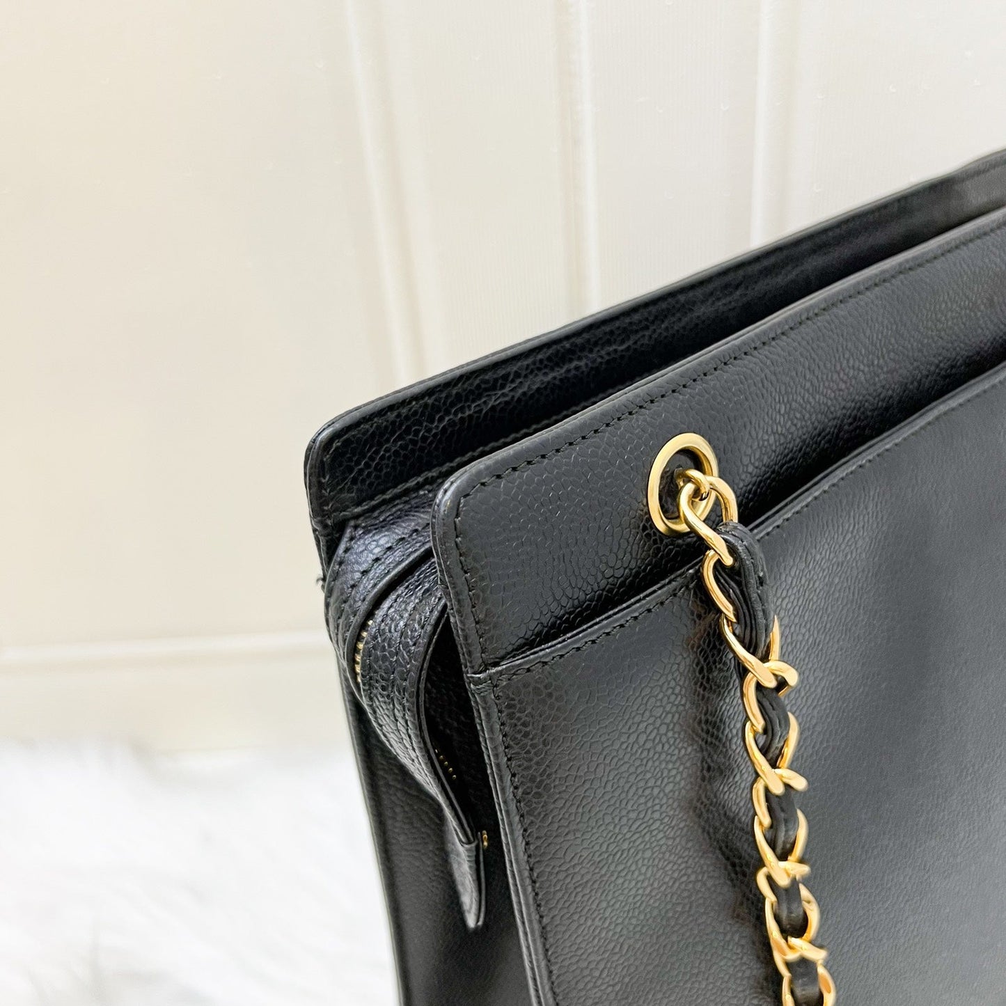 GLM- Tote Bag with GLM- Turnlock in Black Caviar and 24K Gold Plated HW