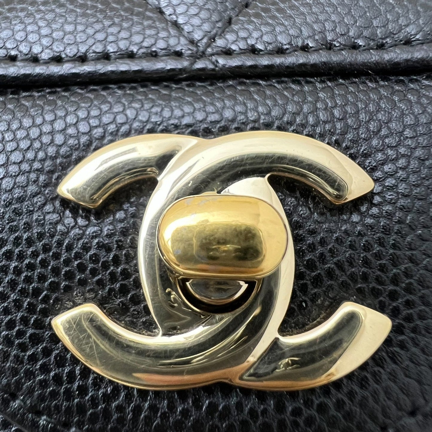 [Rare!] GLM-Classic Mini Rectangular Flap in 17C Black Caviar and GHW