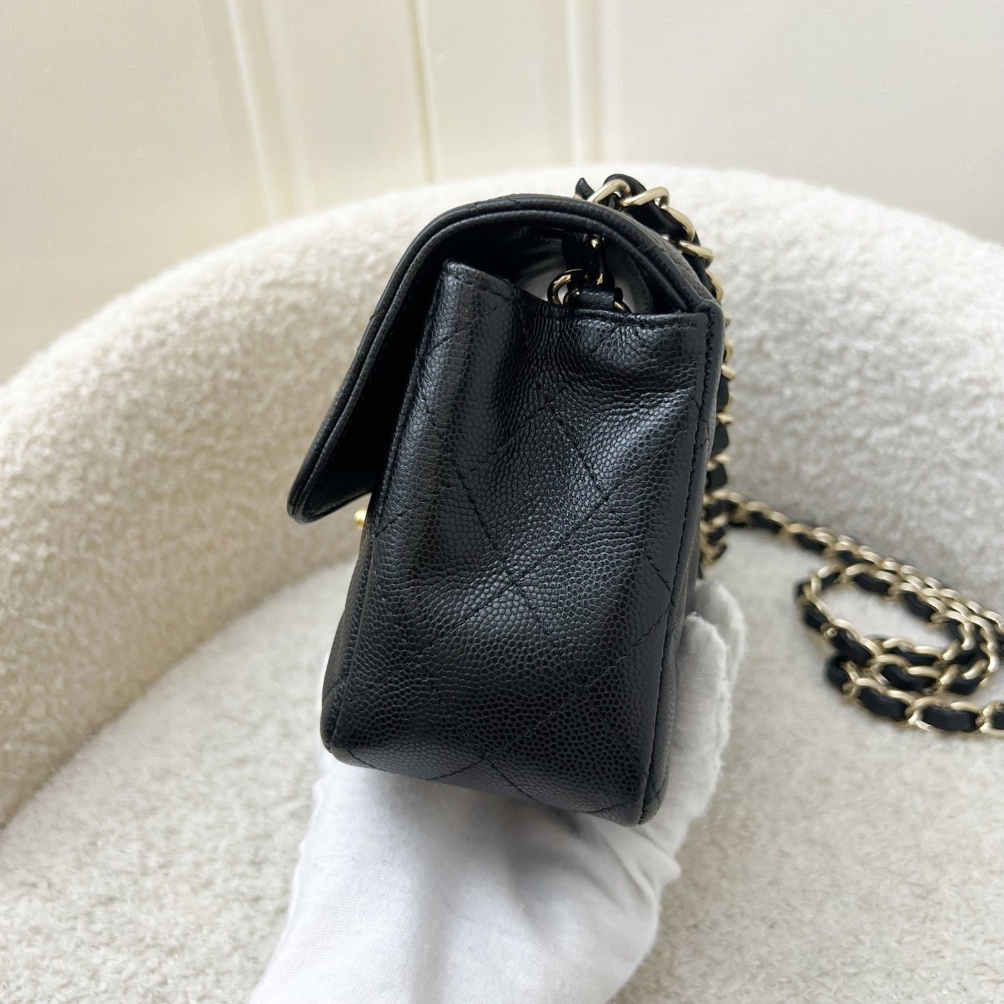 [Rare!] GLM-Classic Mini Rectangular Flap in 17C Black Caviar and GHW