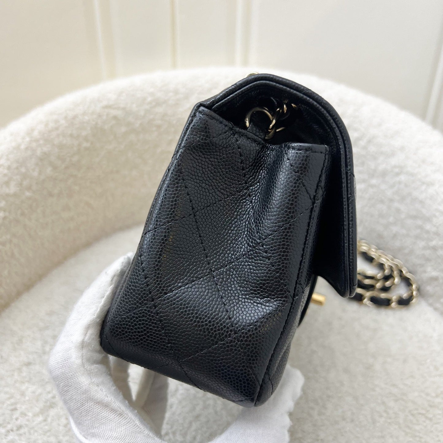 [Rare!] GLM-Classic Mini Rectangular Flap in 17C Black Caviar and GHW