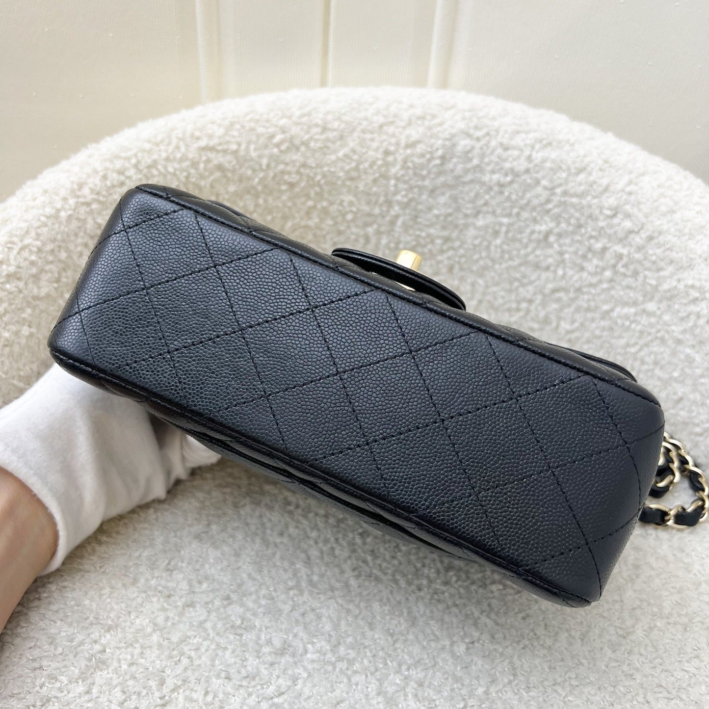 [Rare!] GLM-Classic Mini Rectangular Flap in 17C Black Caviar and GHW