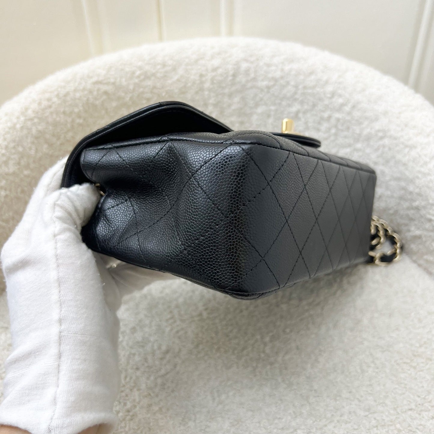 [Rare!] GLM-Classic Mini Rectangular Flap in 17C Black Caviar and GHW