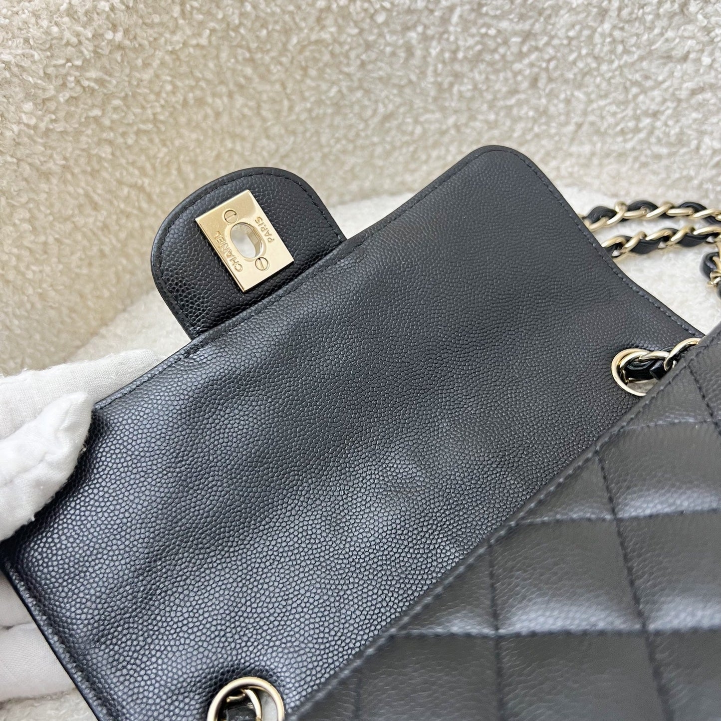 [Rare!] GLM-Classic Mini Rectangular Flap in 17C Black Caviar and GHW