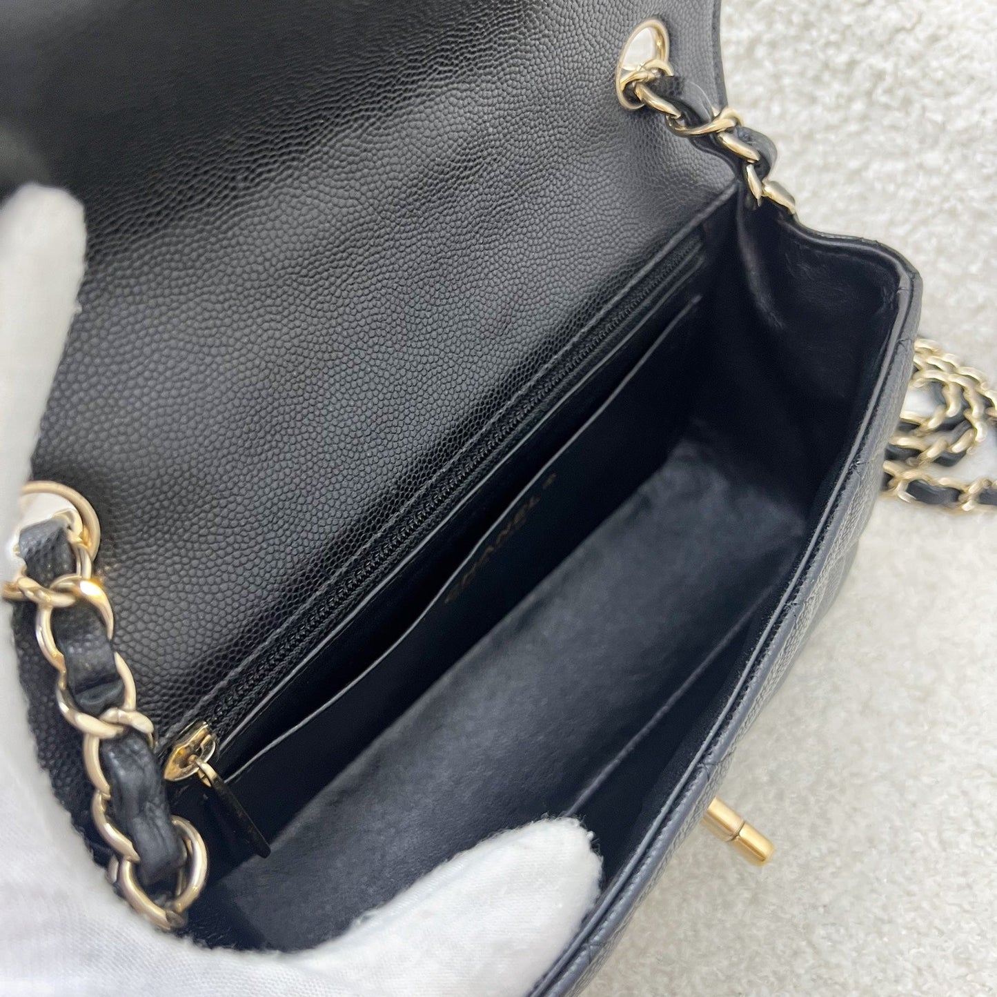 [Rare!] GLM-Classic Mini Rectangular Flap in 17C Black Caviar and GHW
