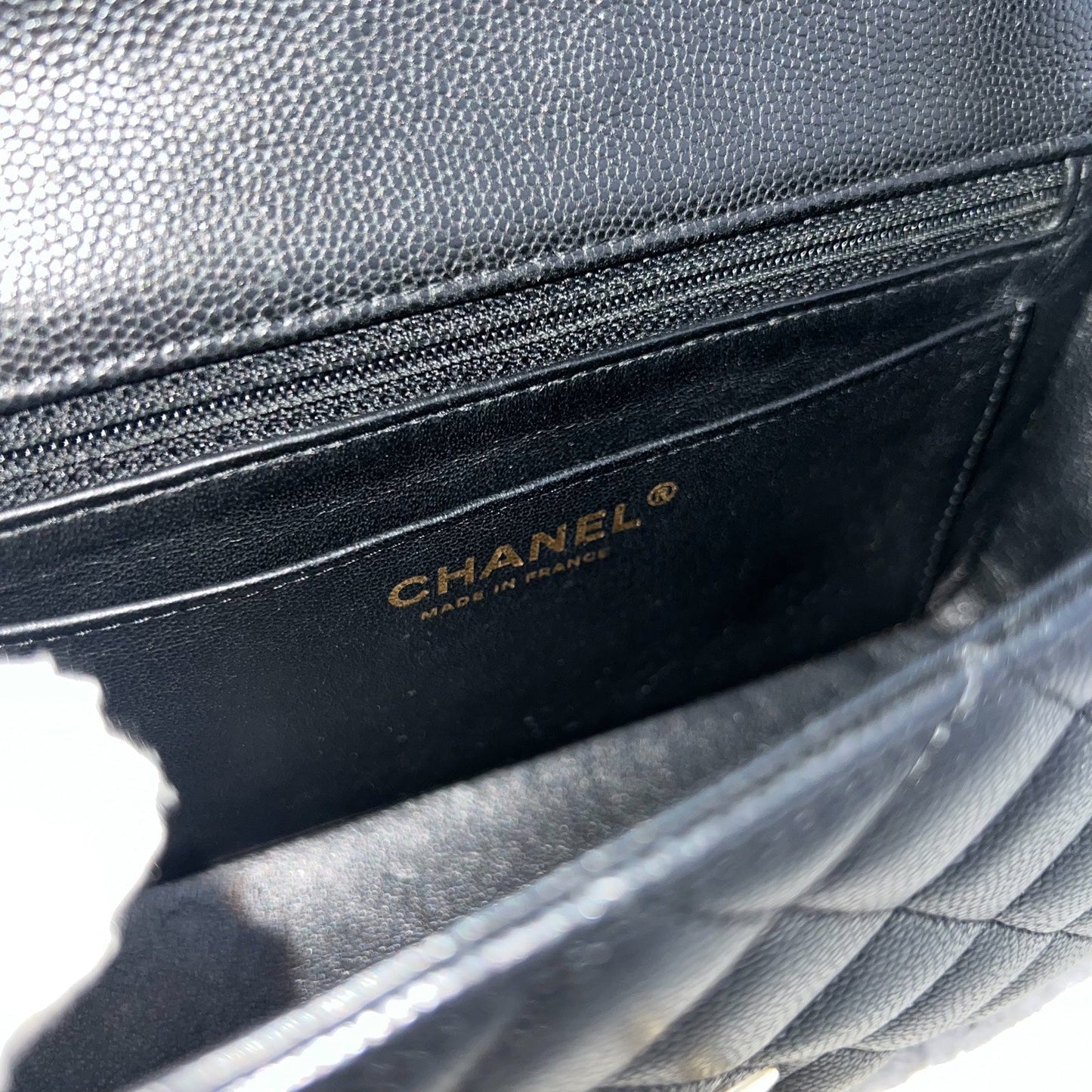 [Rare!] GLM-Classic Mini Rectangular Flap in 17C Black Caviar and GHW