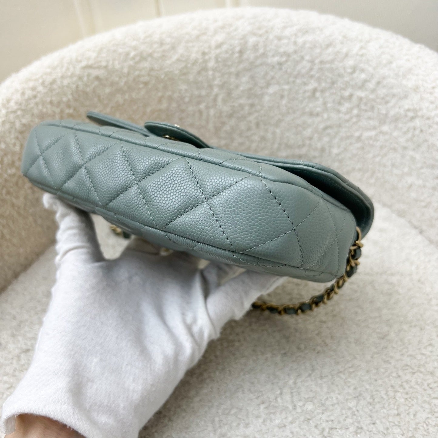GLM-Phone Holder / Wallet On Chain in Seafoam Green Caviar and LGHW (Model: AP2096)