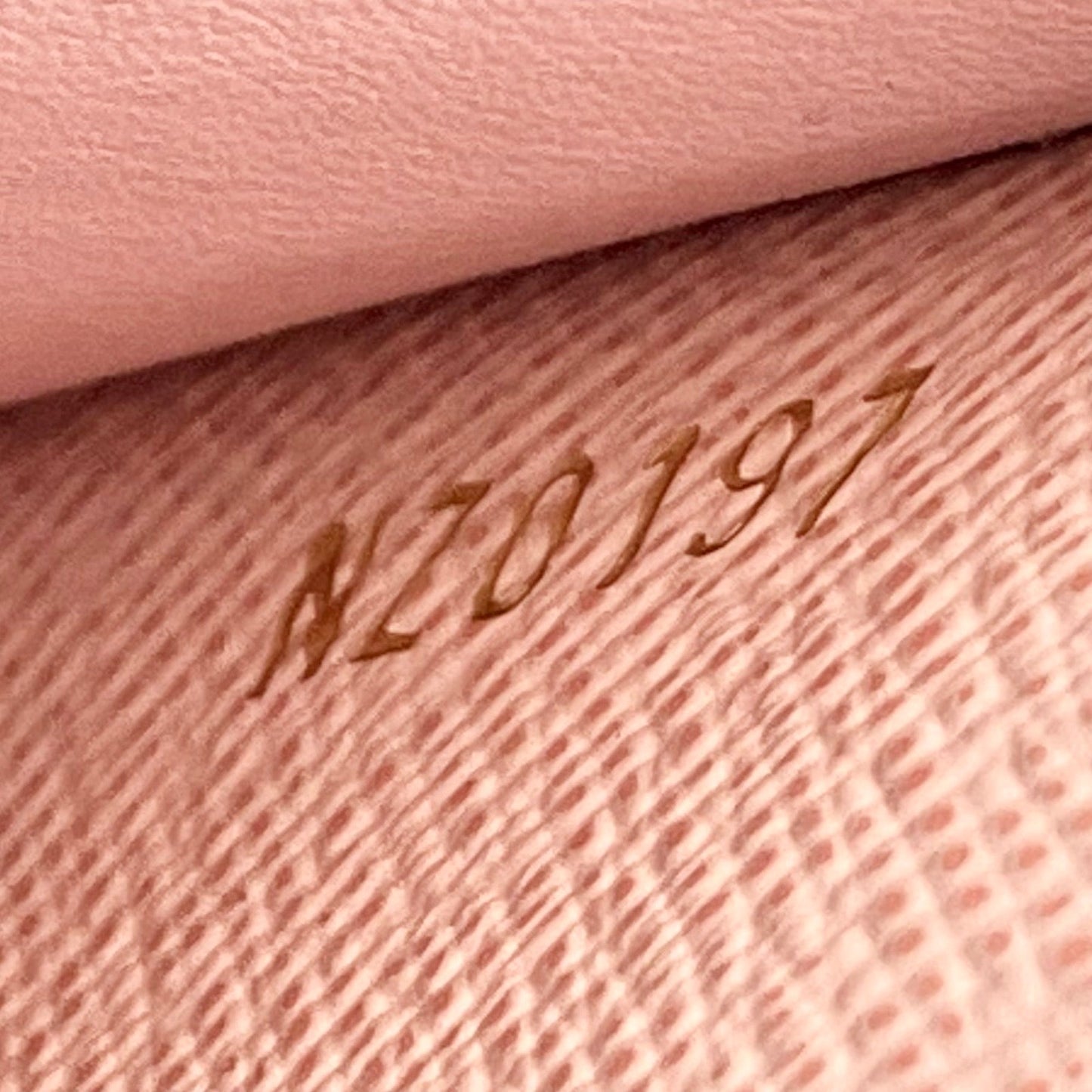 LOUIS VUITTON Monogram victorine