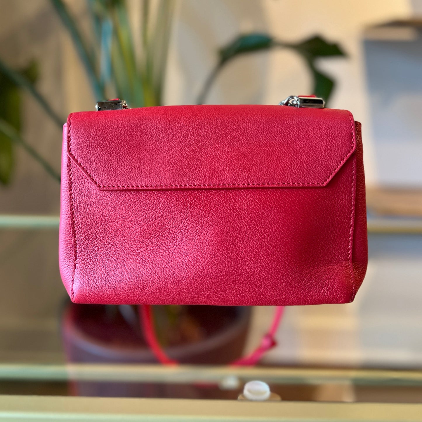 LOUIS VUITTON Lockme II BB Rubis Pebbled Leather Shoulder Bag