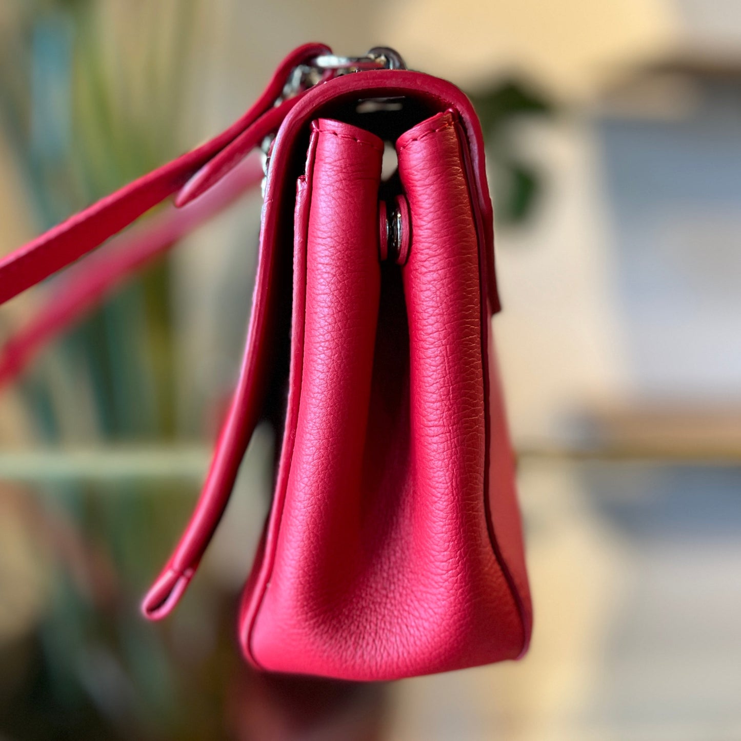 LOUIS VUITTON Lockme II BB Rubis Pebbled Leather Shoulder Bag