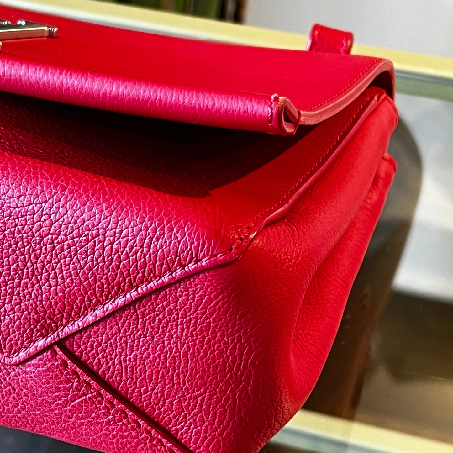 LOUIS VUITTON Lockme II BB Rubis Pebbled Leather Shoulder Bag