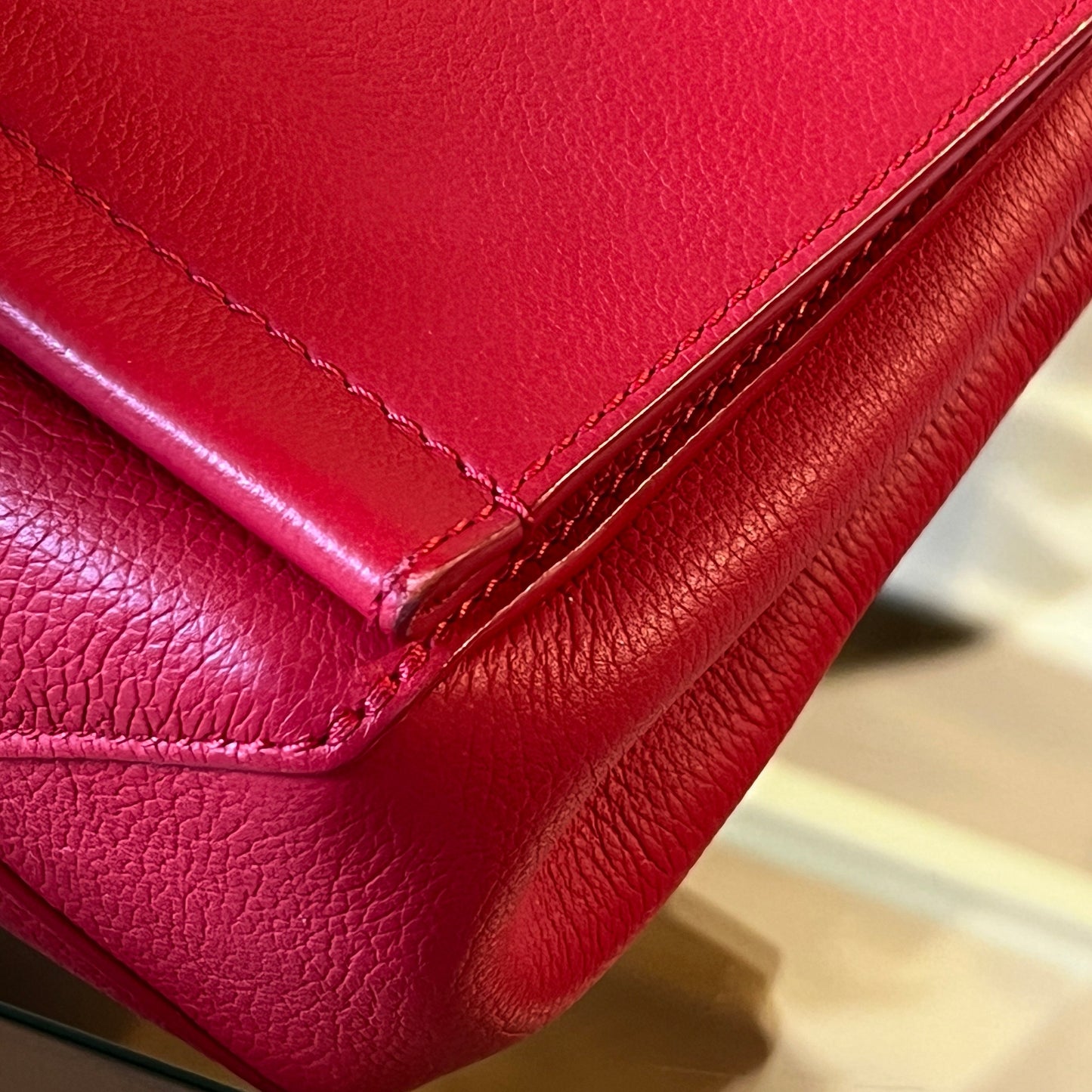 LOUIS VUITTON Lockme II BB Rubis Pebbled Leather Shoulder Bag