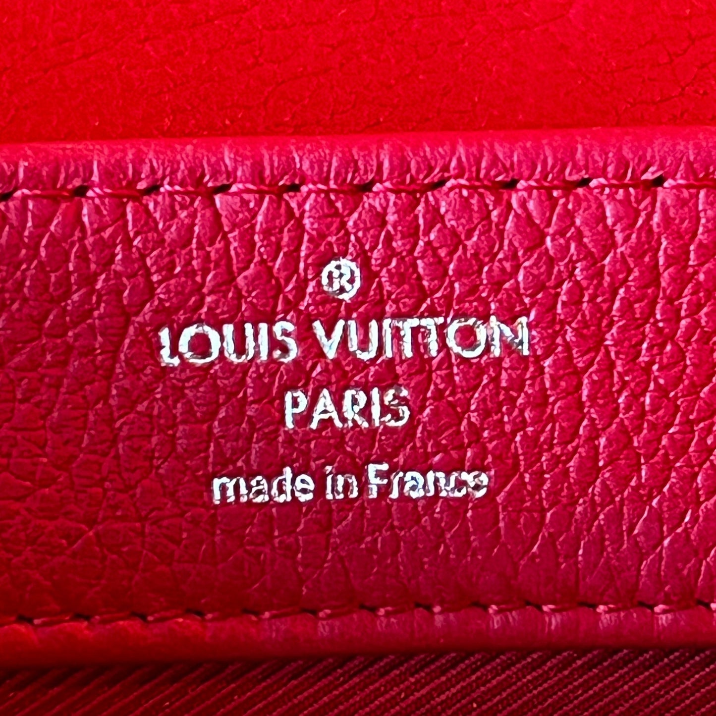 LOUIS VUITTON Lockme II BB Rubis Pebbled Leather Shoulder Bag