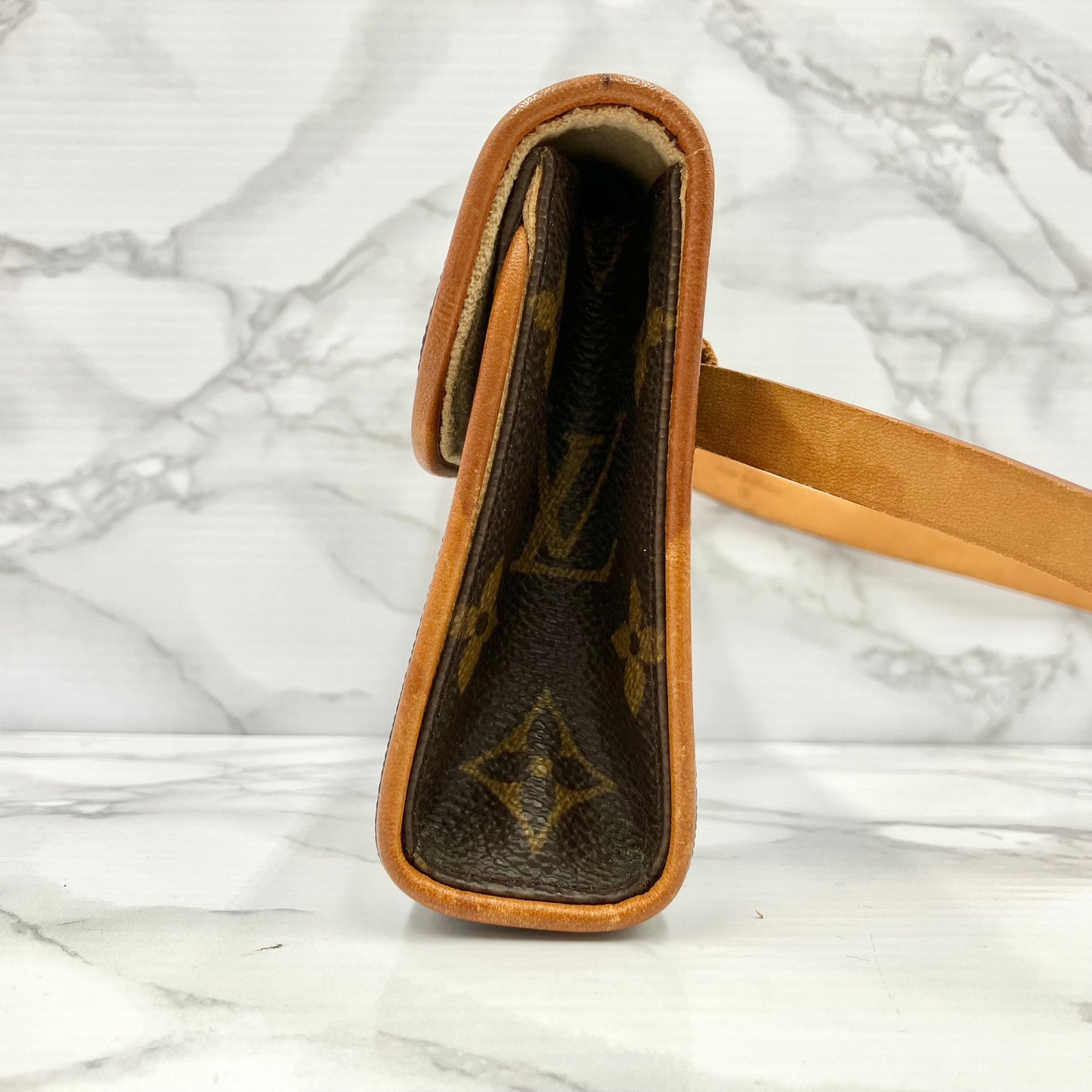 LOUIS VUITTON Monogram florentine