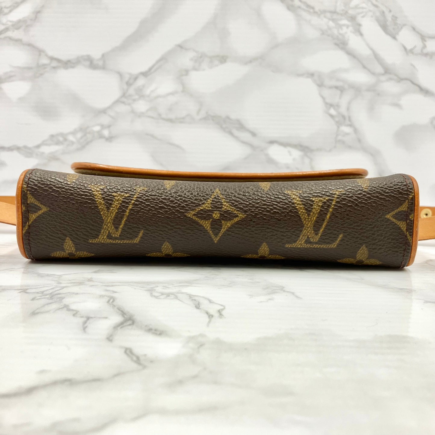 LOUIS VUITTON Monogram florentine