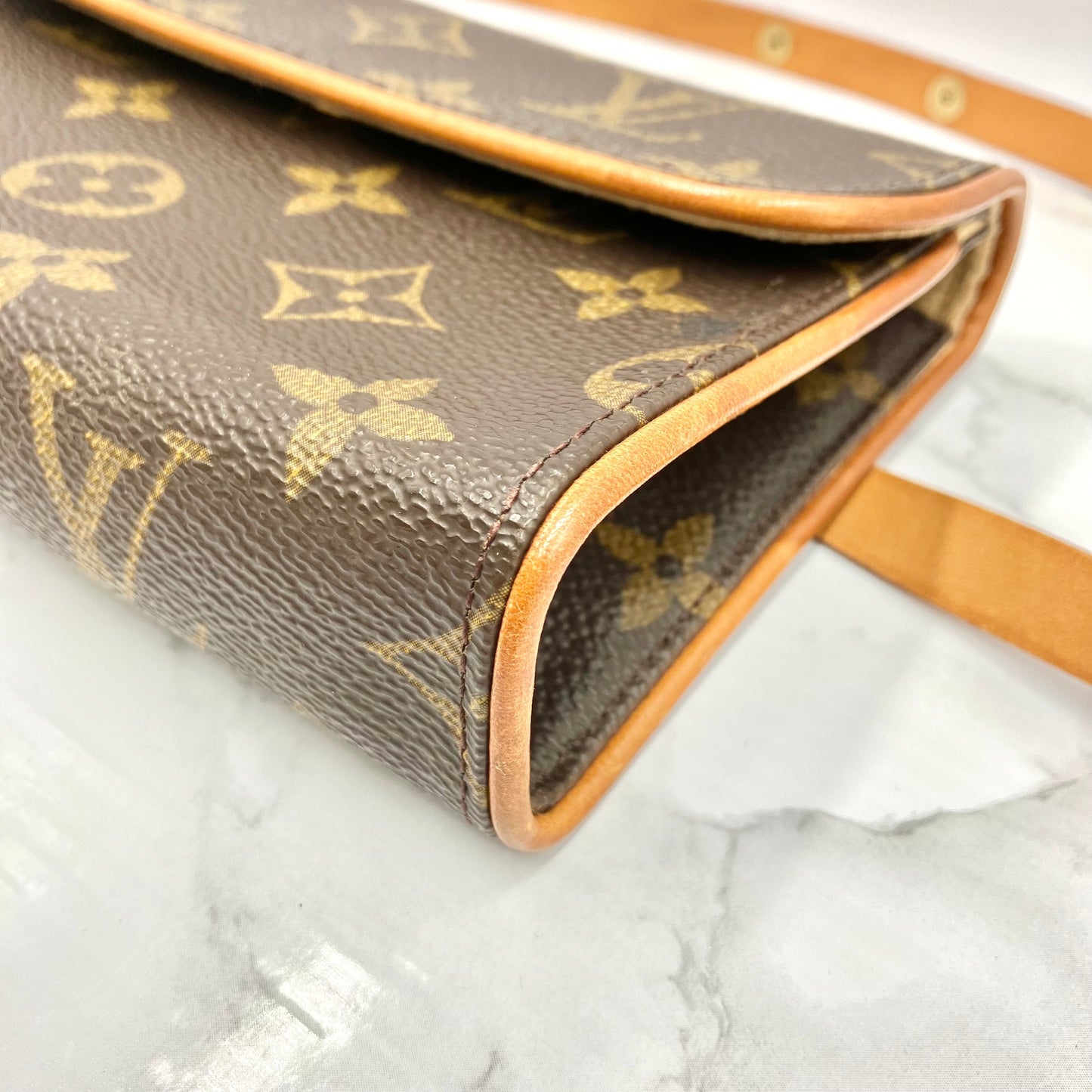 LOUIS VUITTON Monogram florentine