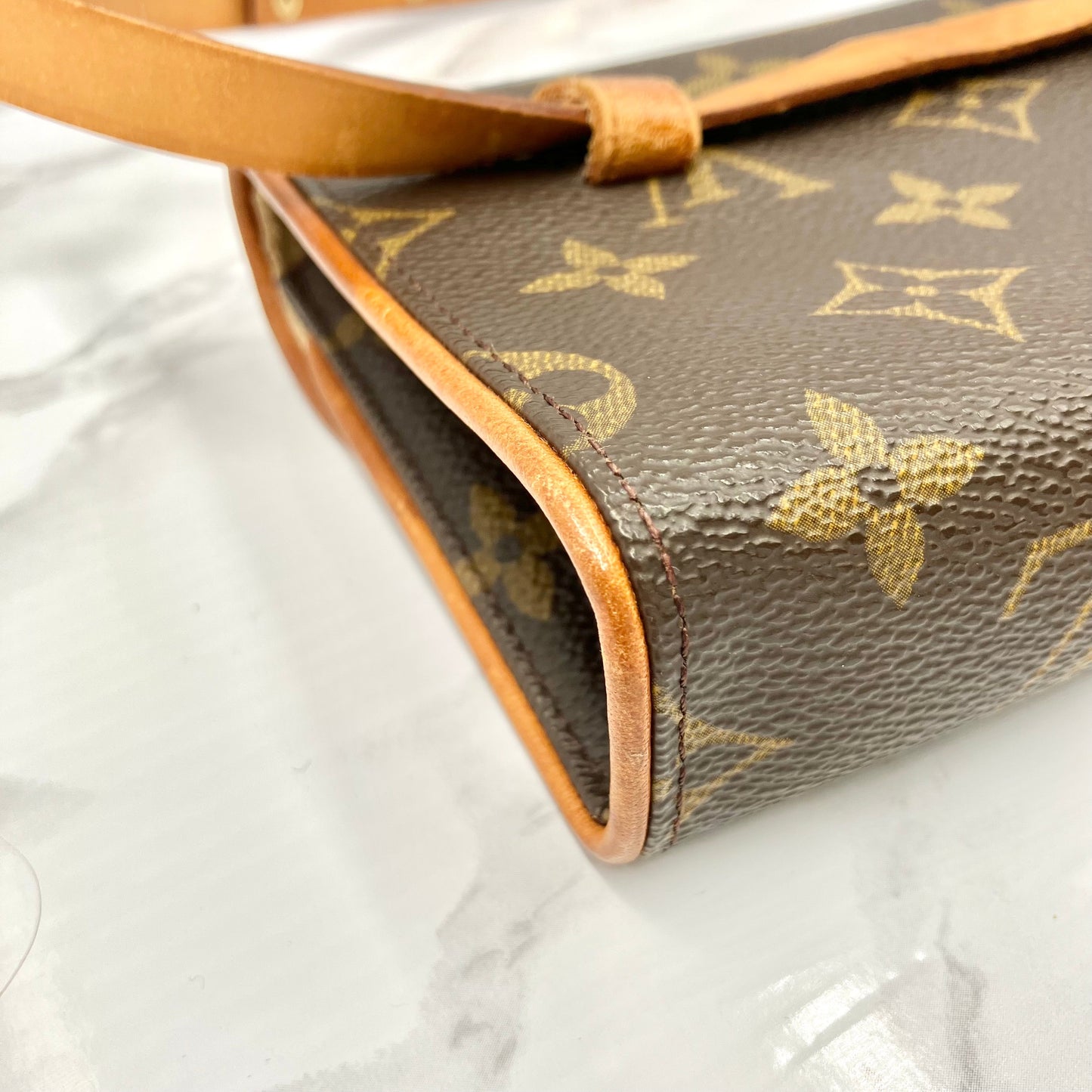 LOUIS VUITTON Monogram florentine