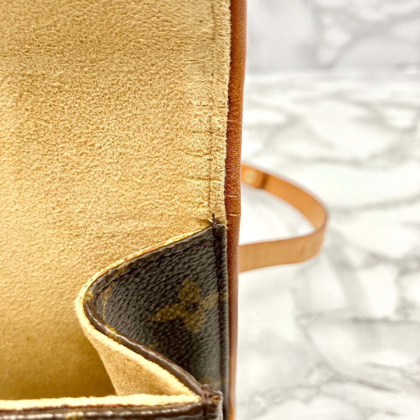 LOUIS VUITTON Monogram florentine