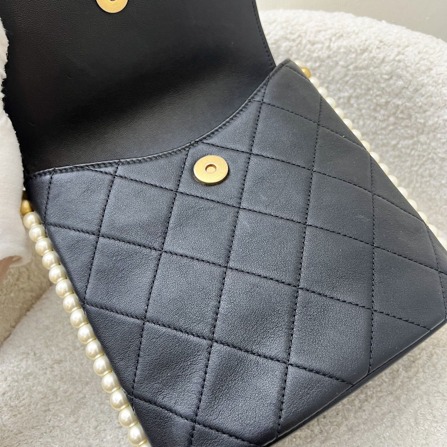 GLM-Pearl Chain North-South Flap Bag in Black Calfskin and AGHW (Model: AS2503)