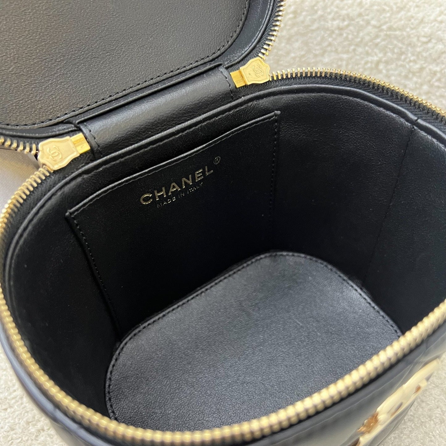 GLM-Trendy GLM- Vanity in Black Lambskin and LGHW (Model: AS1626)