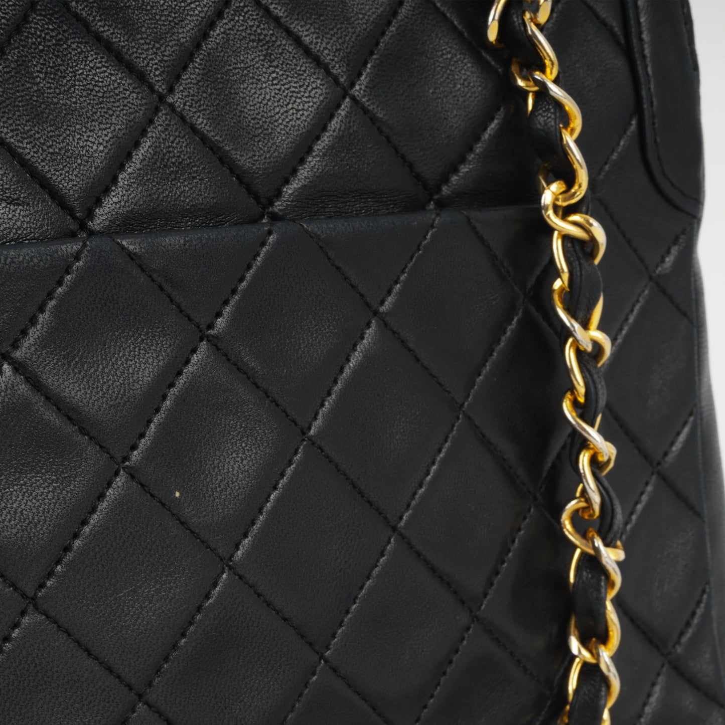 Chanel Vintage Diana Flap - Black