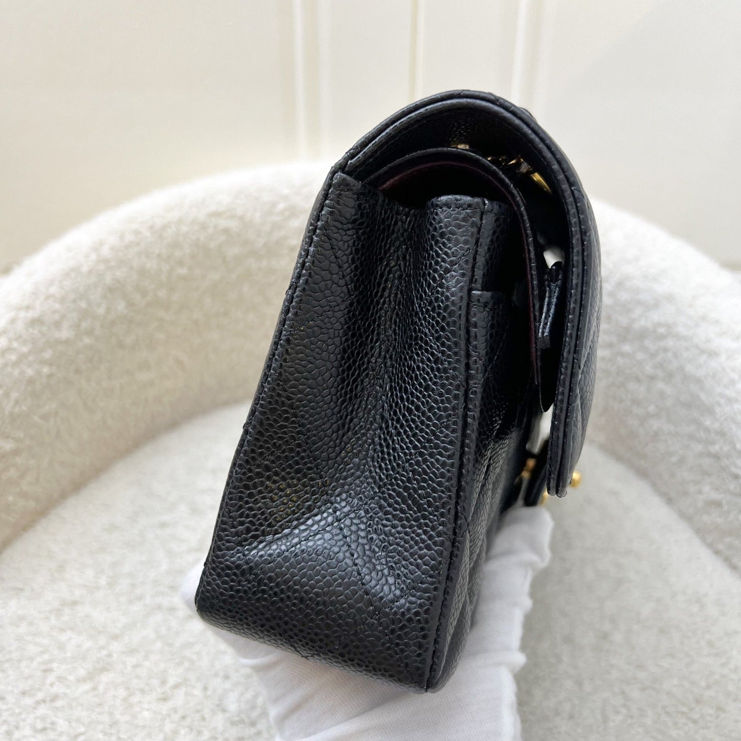 GLM-Small Classic Flap CF in Black Caviar and GHW (Model: A01113)