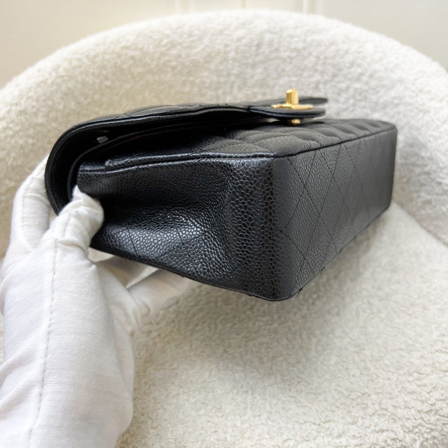 GLM-Small Classic Flap CF in Black Caviar and GHW (Model: A01113)