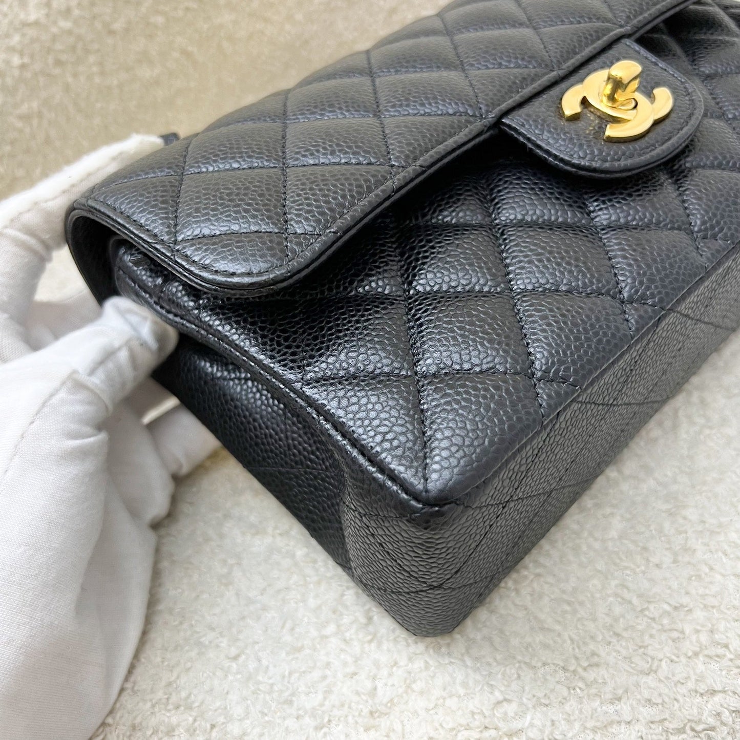 GLM-Small Classic Flap CF in Black Caviar and GHW (Model: A01113)