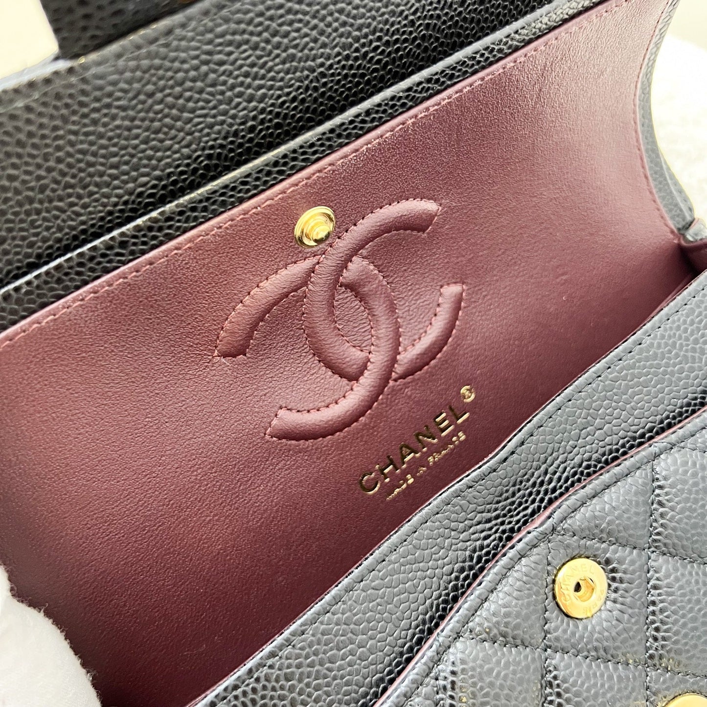 GLM-Small Classic Flap CF in Black Caviar and GHW (Model: A01113)