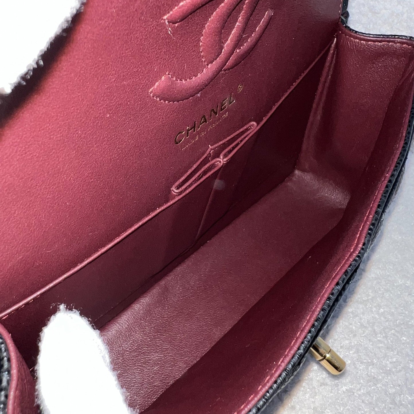 GLM-Small Classic Flap CF in Black Caviar and GHW (Model: A01113)