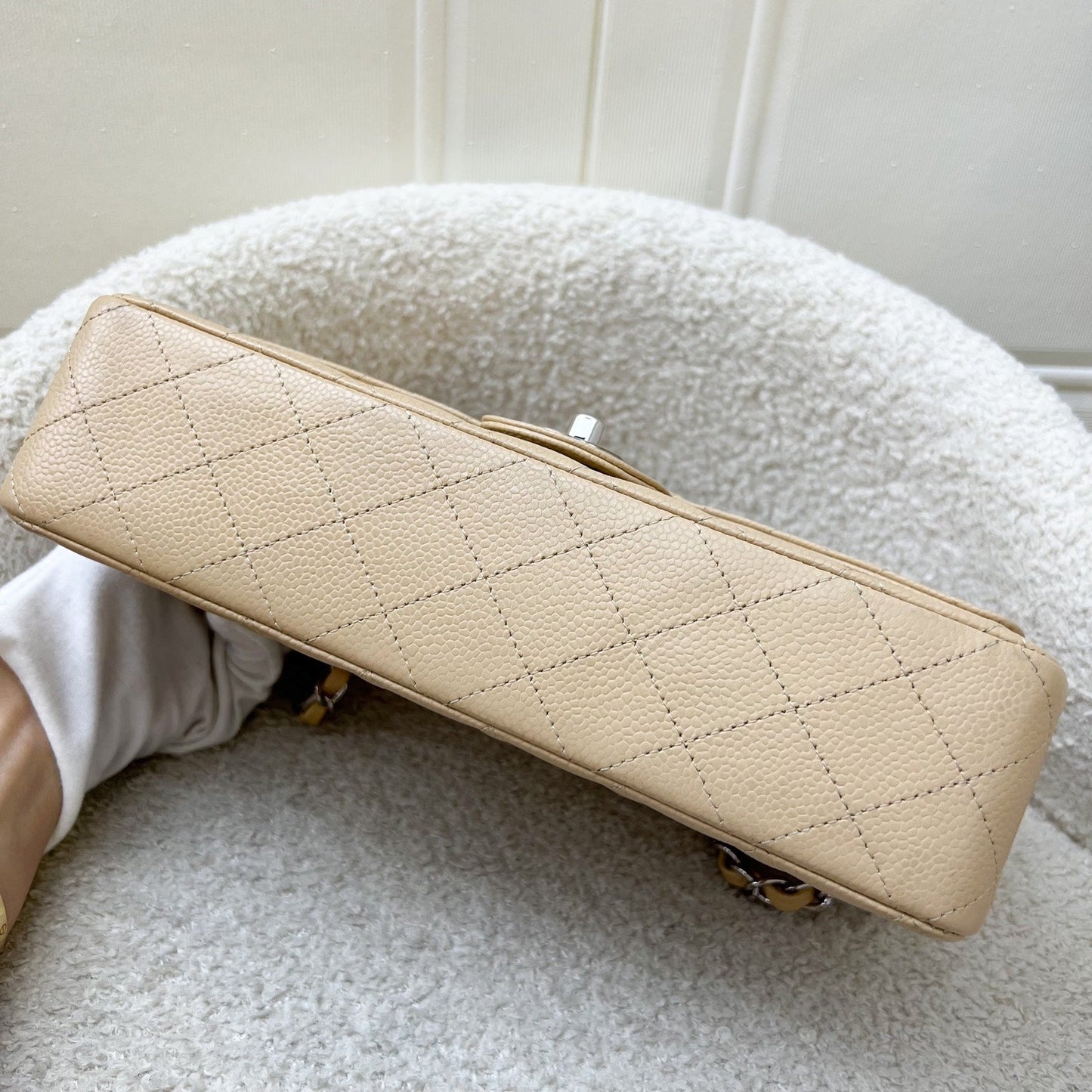 GLM-Medium Classic Flap CF in Beige Caviar and SHW