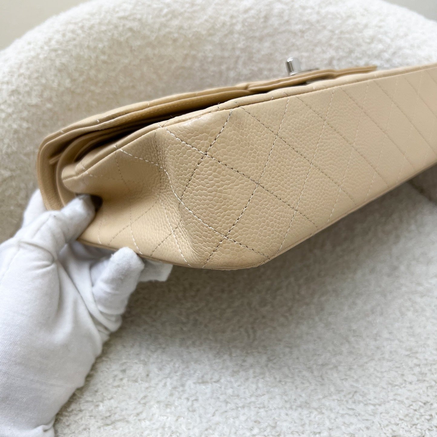 GLM-Medium Classic Flap CF in Beige Caviar and SHW