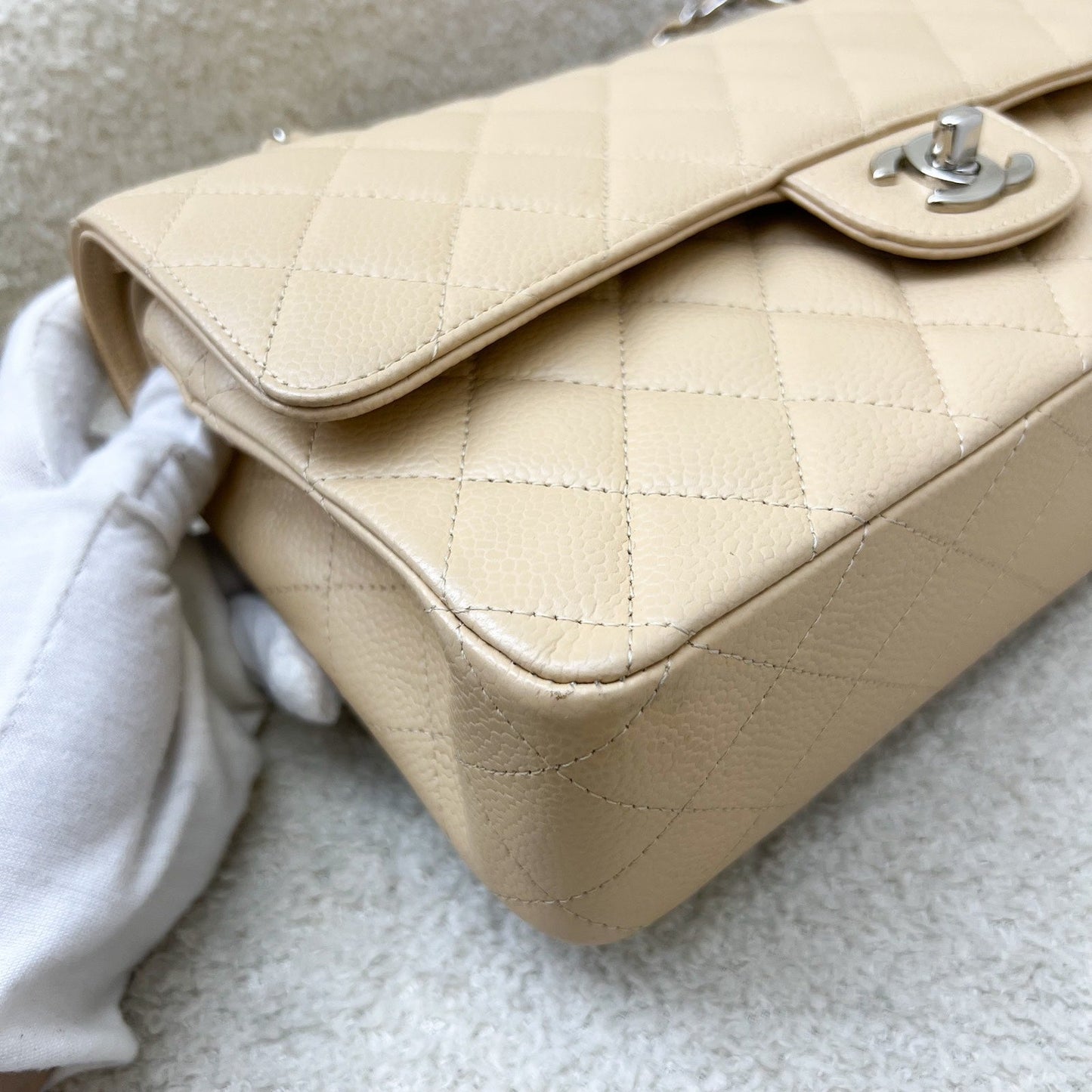 GLM-Medium Classic Flap CF in Beige Caviar and SHW