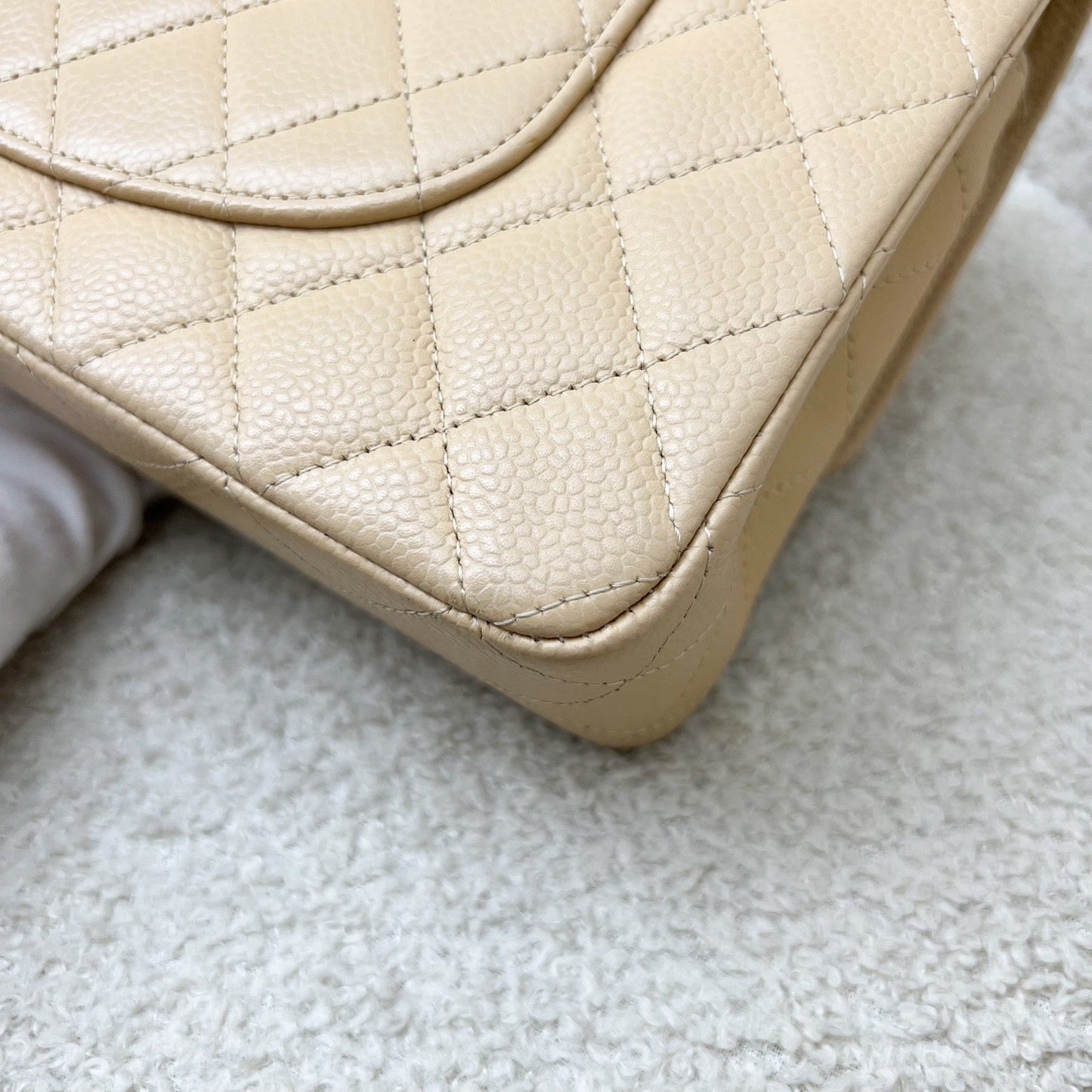 GLM-Medium Classic Flap CF in Beige Caviar and SHW