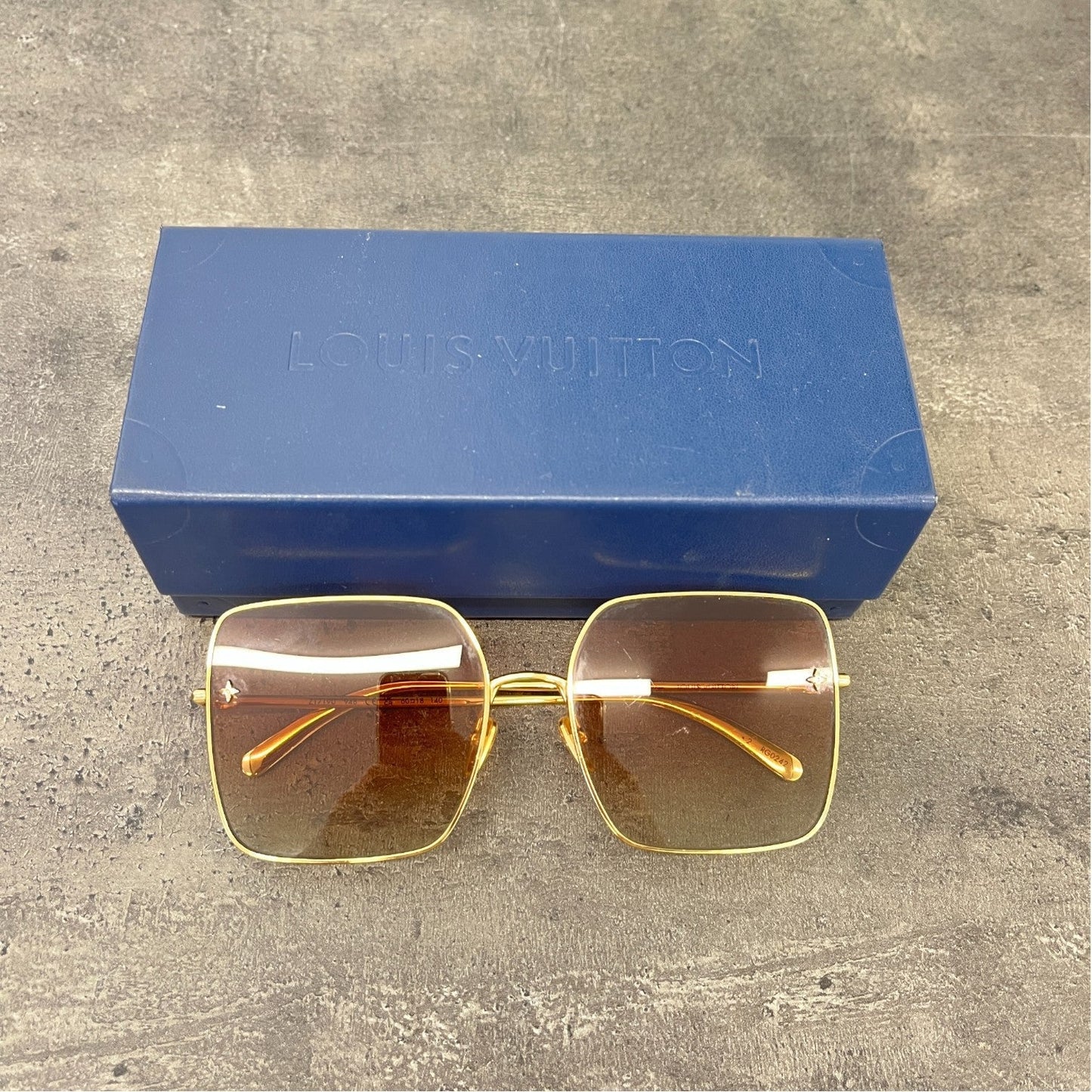 Women's Lv Charm Square Sunglasses Gold