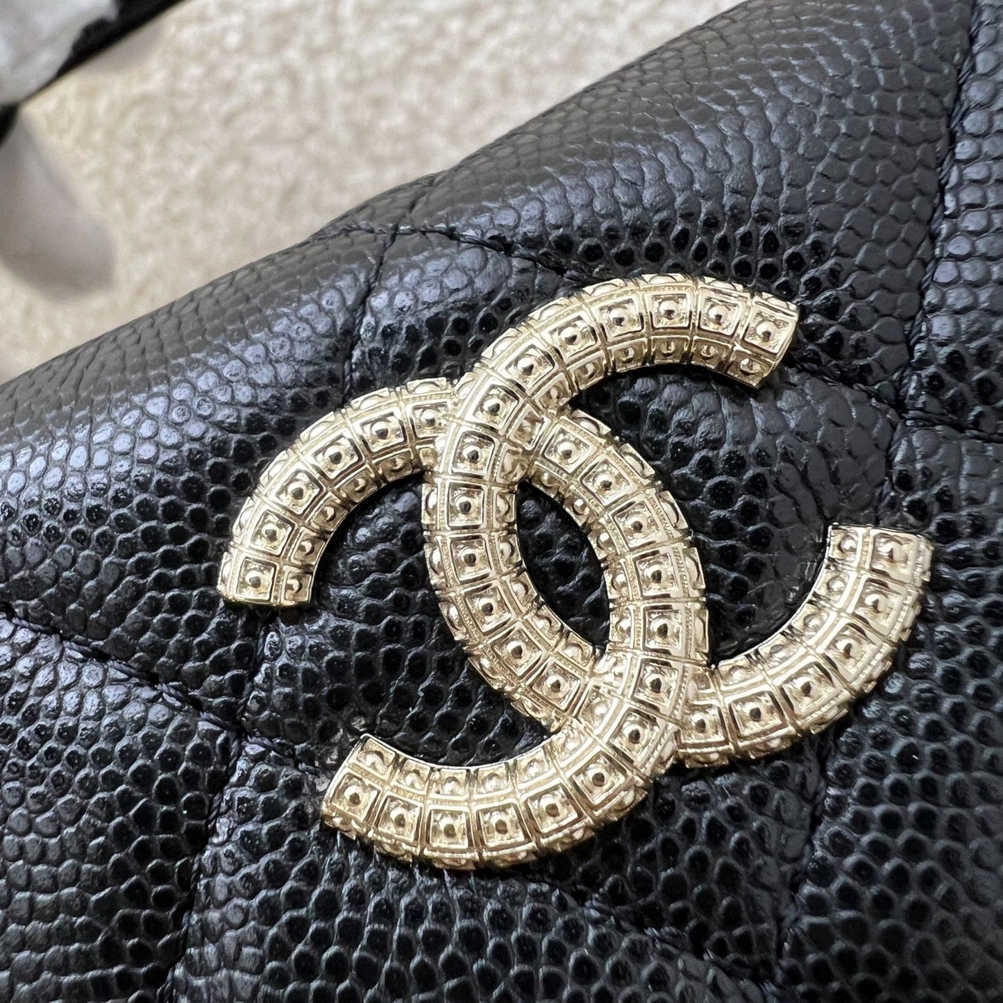 GLM-25A Quilted Hobo Clutch on Chain in Black Caviar and LGHW