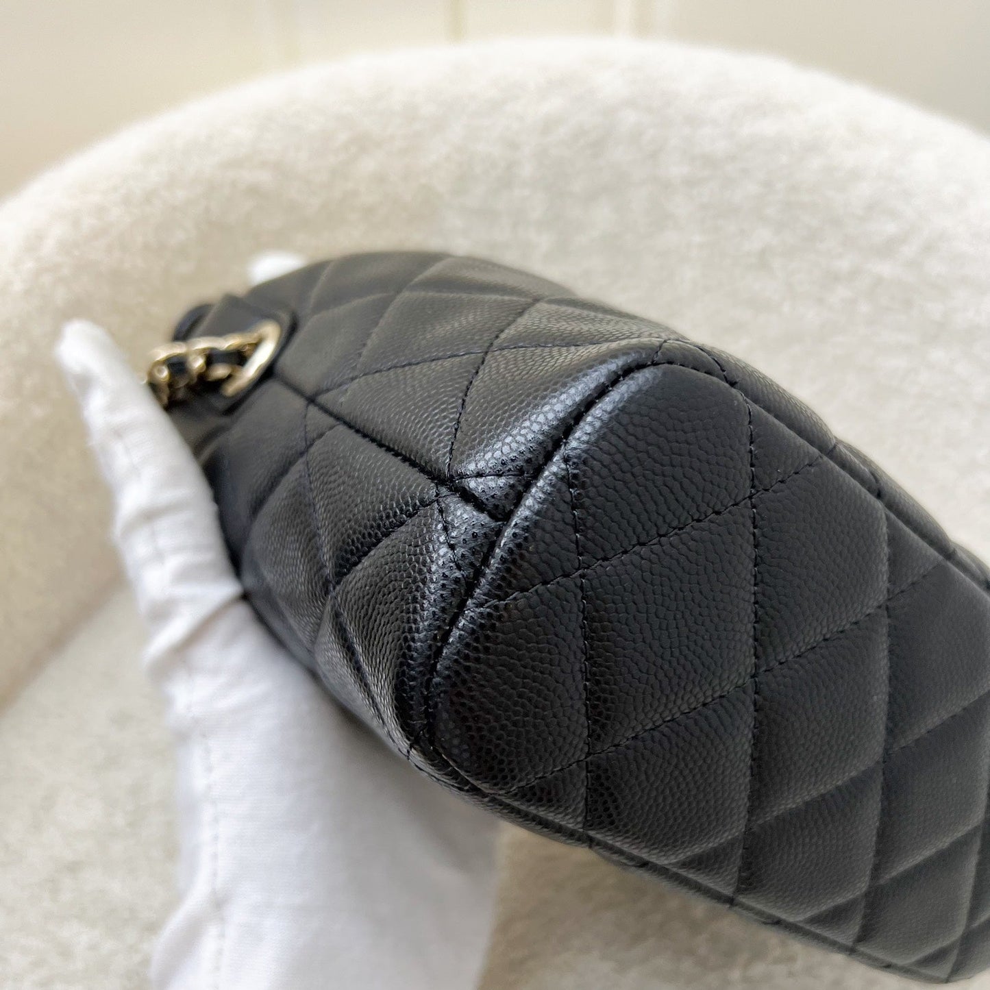 GLM-25A Quilted Hobo Clutch on Chain in Black Caviar and LGHW