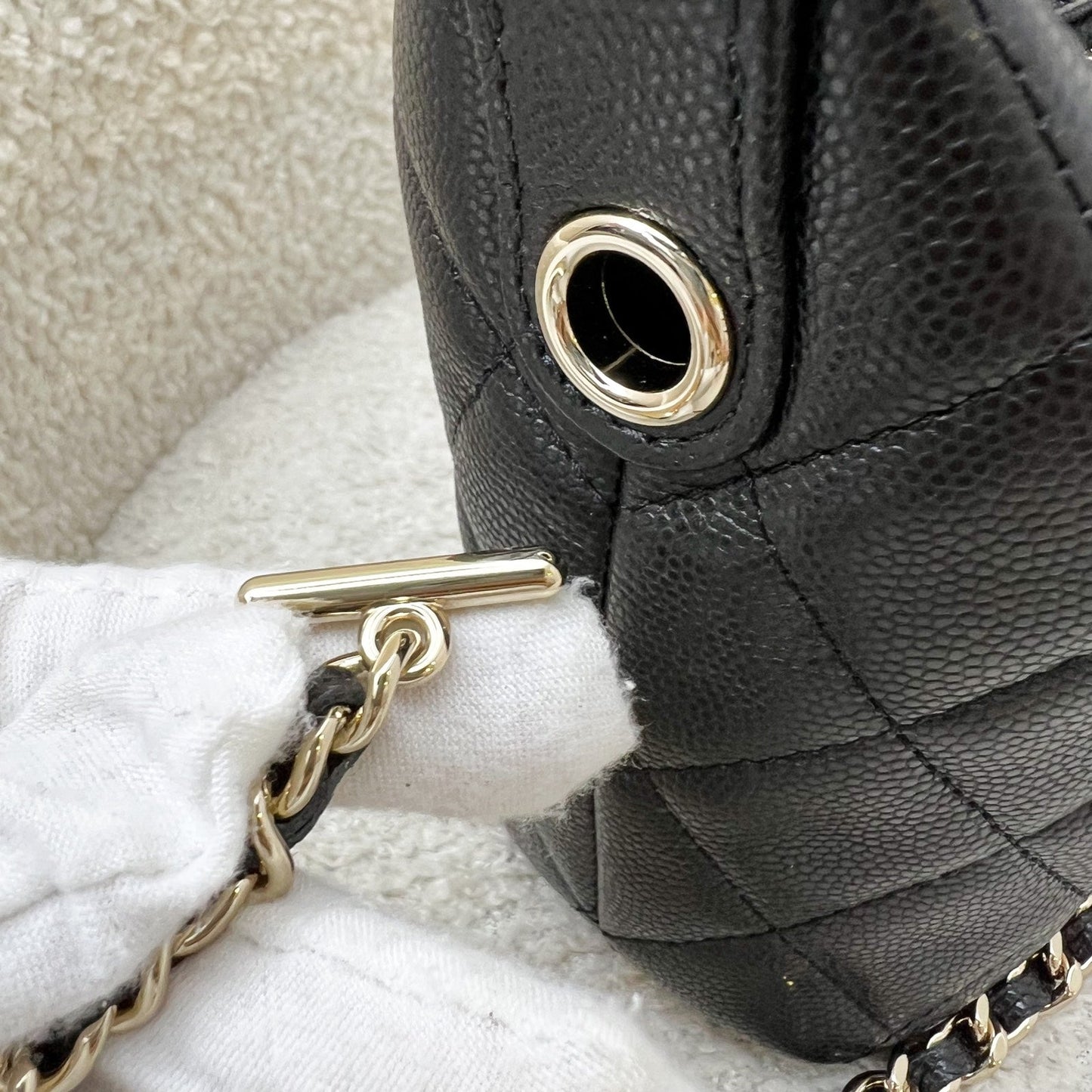 GLM-25A Quilted Hobo Clutch on Chain in Black Caviar and LGHW