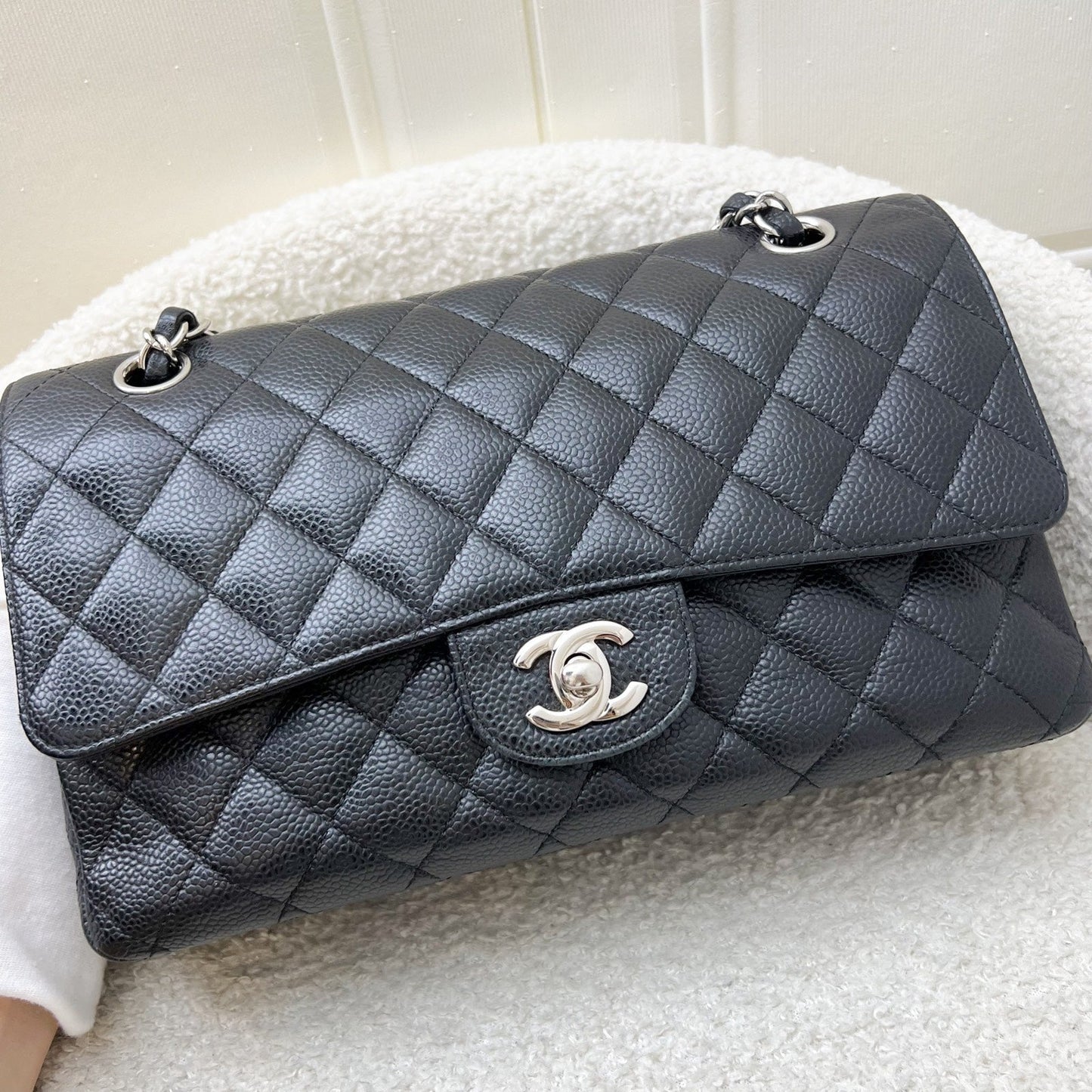 GLM-Medium Classic Flap CF in Black Caviar and SHW