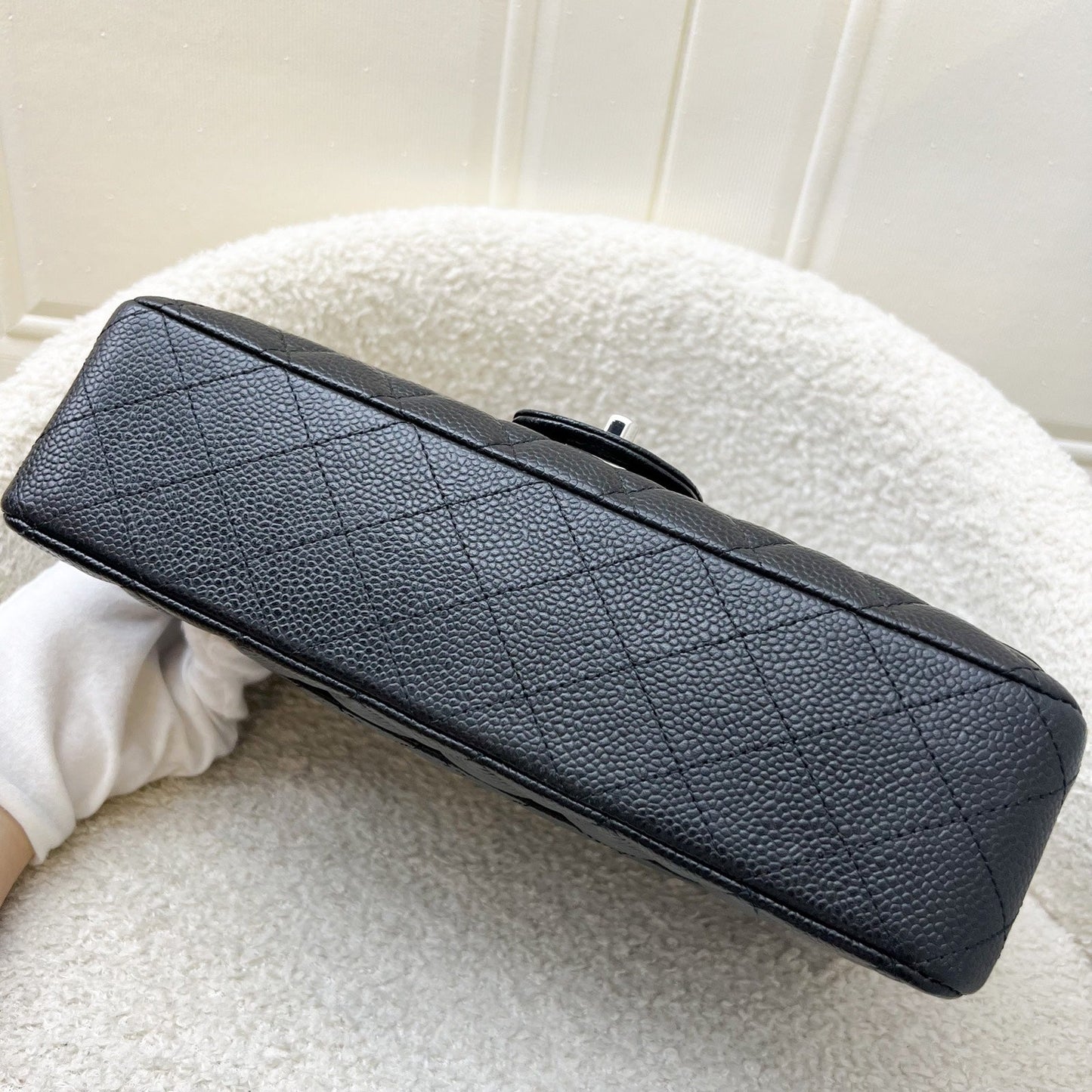GLM-Medium Classic Flap CF in Black Caviar and SHW