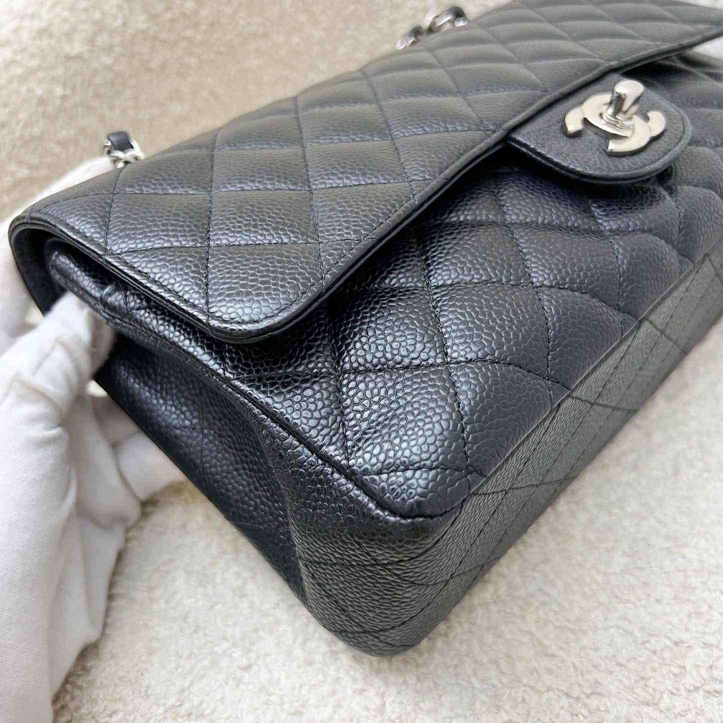 GLM-Medium Classic Flap CF in Black Caviar and SHW