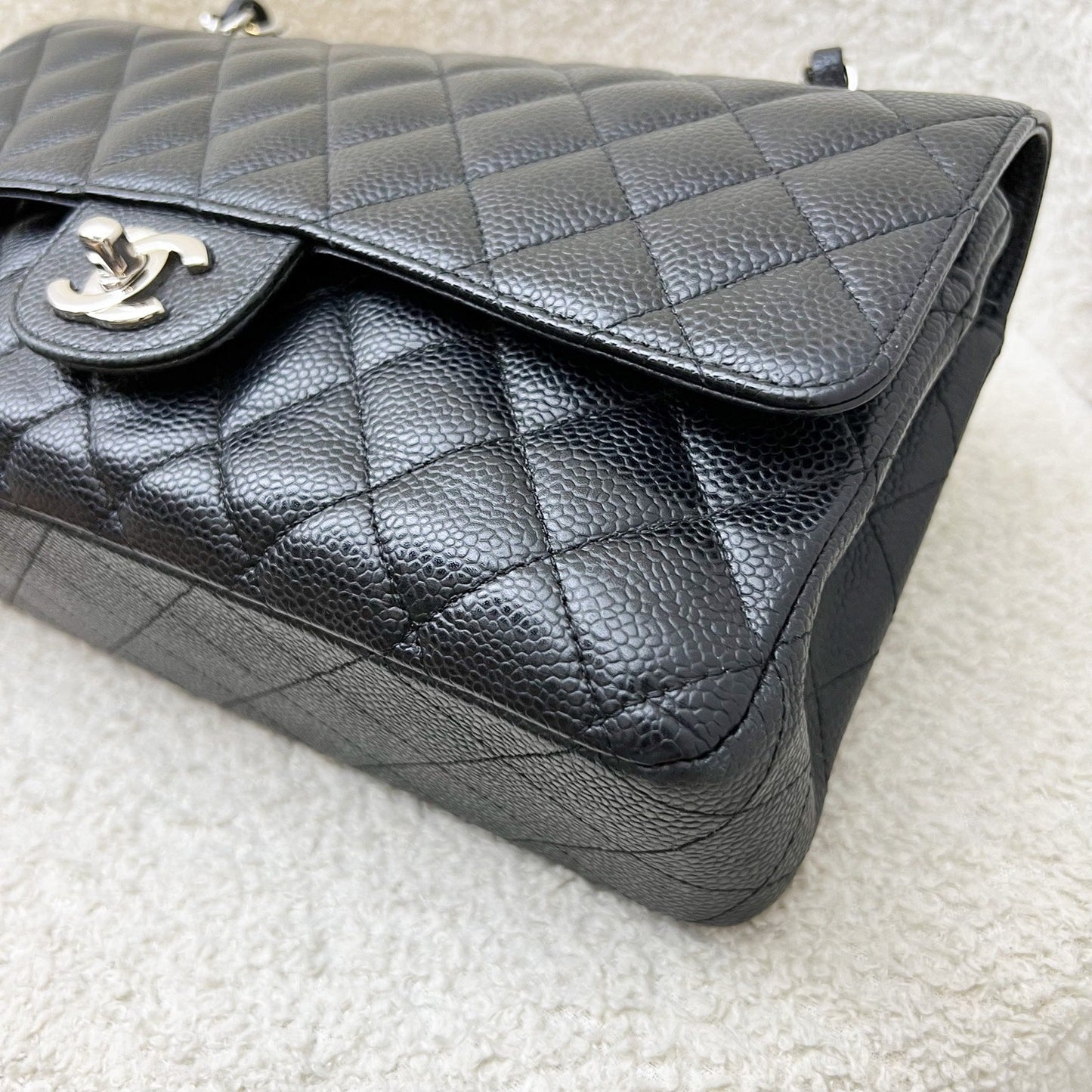 GLM-Medium Classic Flap CF in Black Caviar and SHW