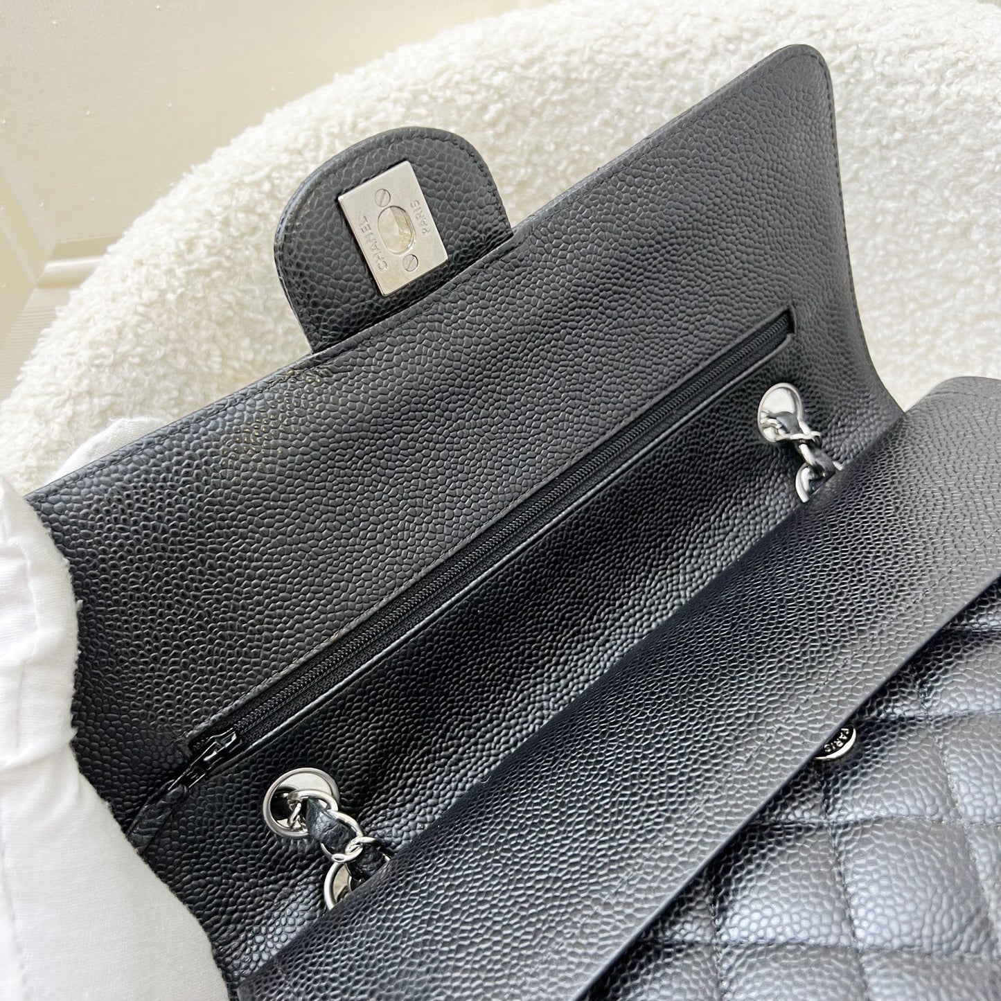 GLM-Medium Classic Flap CF in Black Caviar and SHW