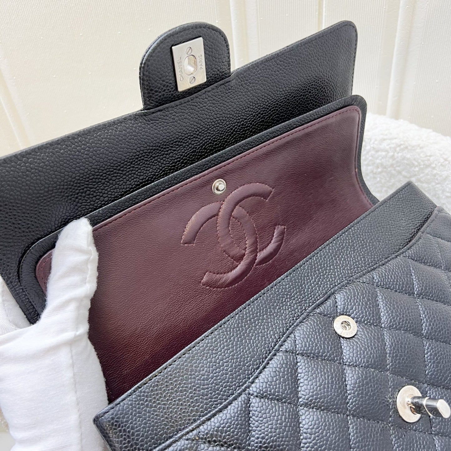GLM-Medium Classic Flap CF in Black Caviar and SHW